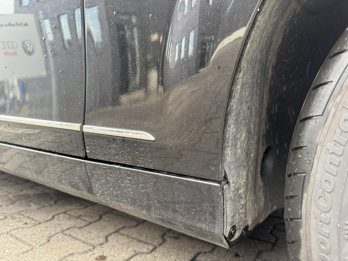 Mercedes C Klasse 204 original Kotfl&uuml;gel vorn rechts 197 Obsidianschwarz Bj.2009